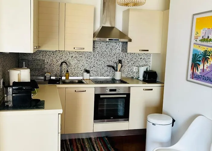 Azuréa Estérel Vue Piscine Chauffée Saint-Raphaël