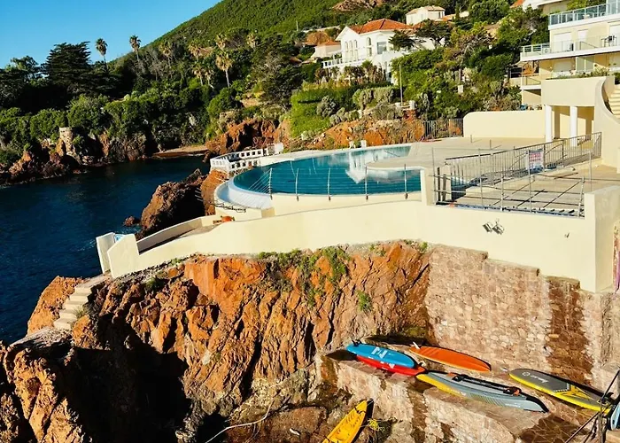 Azurea Esterel Vue Piscine Chauffee アパート Saint-Raphaël