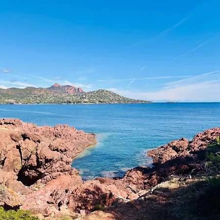 Apartament Azurea Esterel Vue Piscine Chauffee Classe 3 Etoiles *